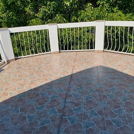 Tuerkiz Apartman - 5 Szobas 13 Fos Apartmanhaz 4Km A Balaton- Balatonszabadi Fürdőtelep Extérieur photo