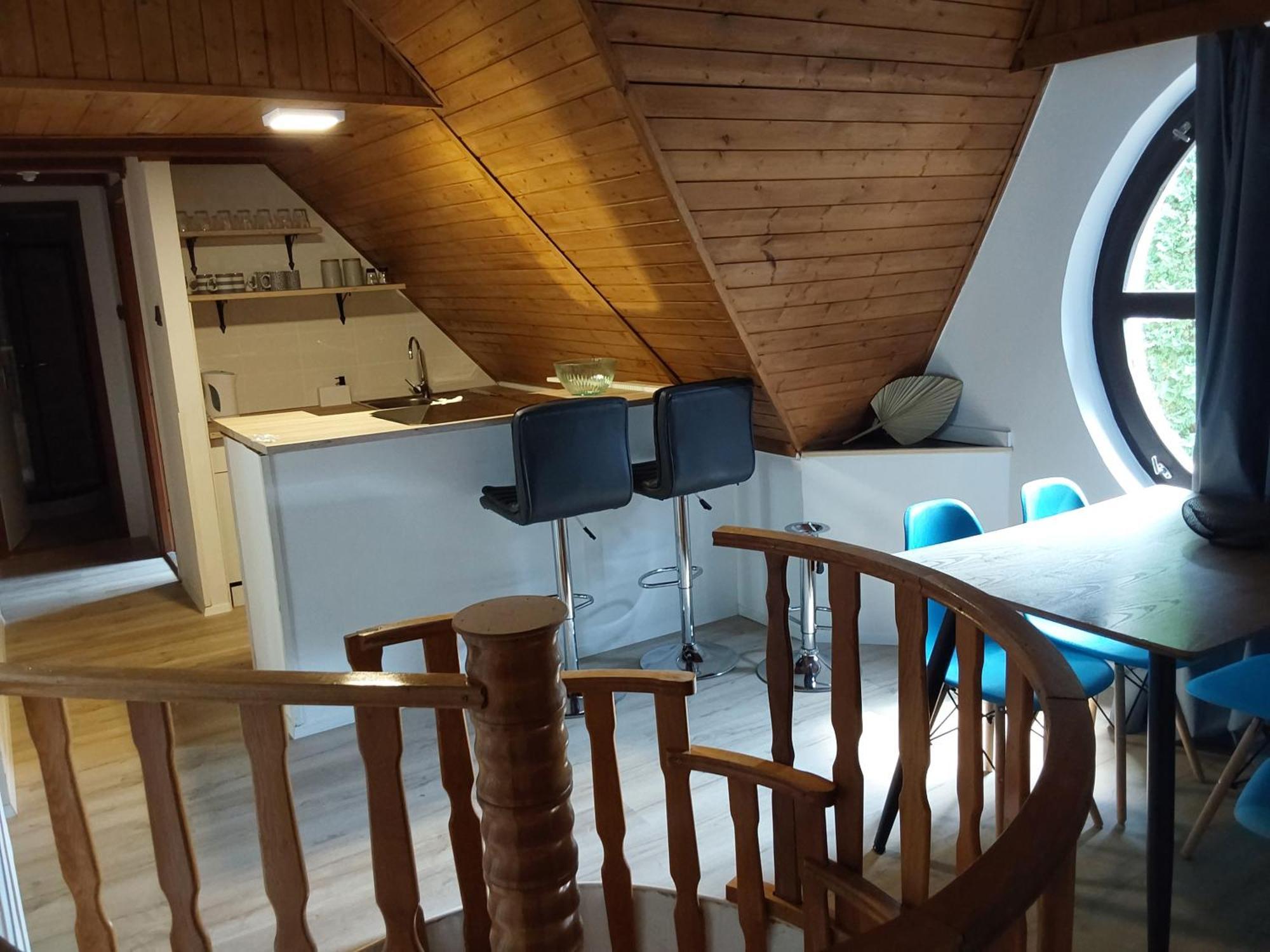 Tuerkiz Apartman - 5 Szobas 13 Fos Apartmanhaz 4Km A Balaton- Balatonszabadi Fürdőtelep Extérieur photo