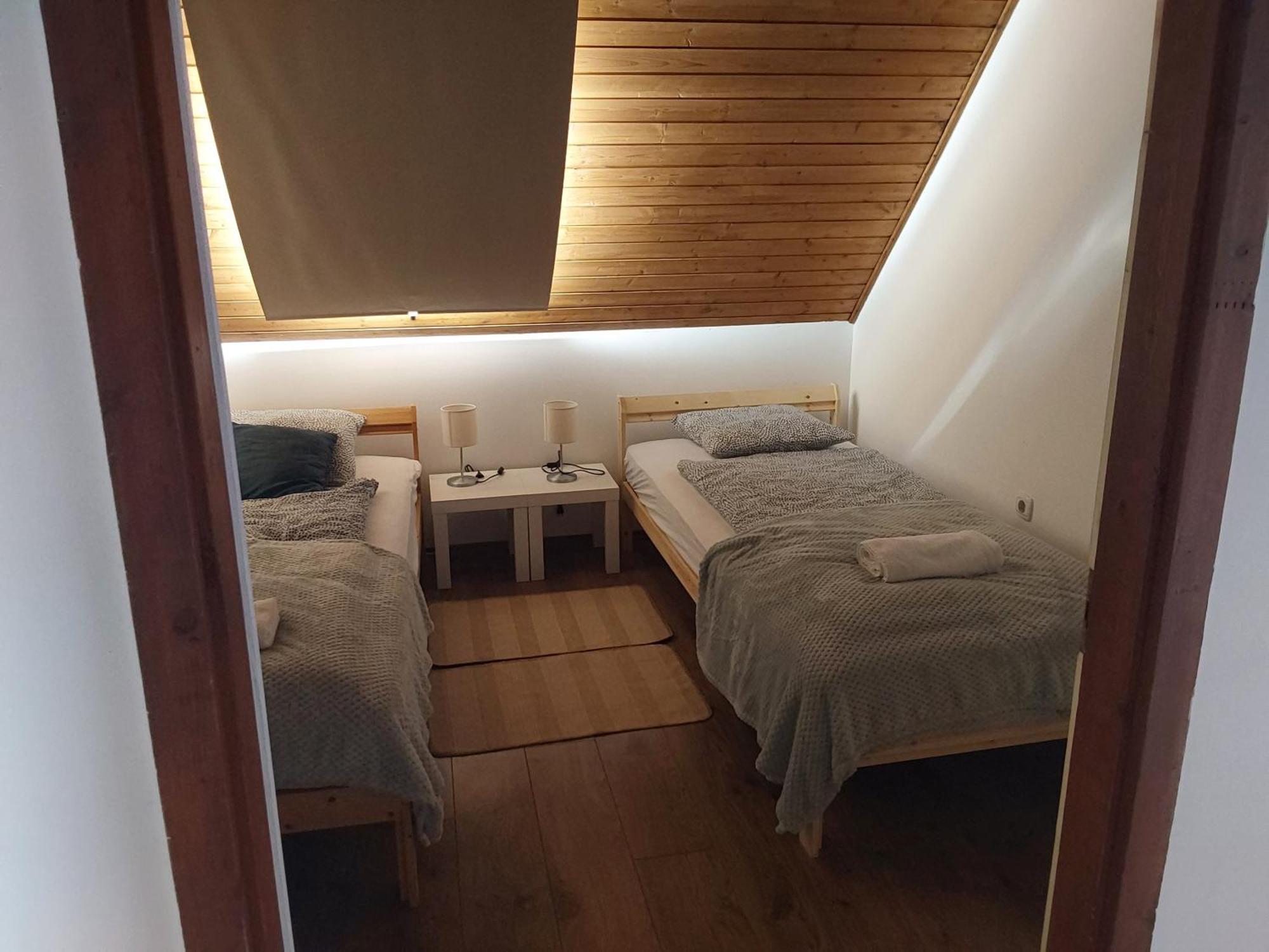 Tuerkiz Apartman - 5 Szobas 13 Fos Apartmanhaz 4Km A Balaton- Balatonszabadi Fürdőtelep Extérieur photo