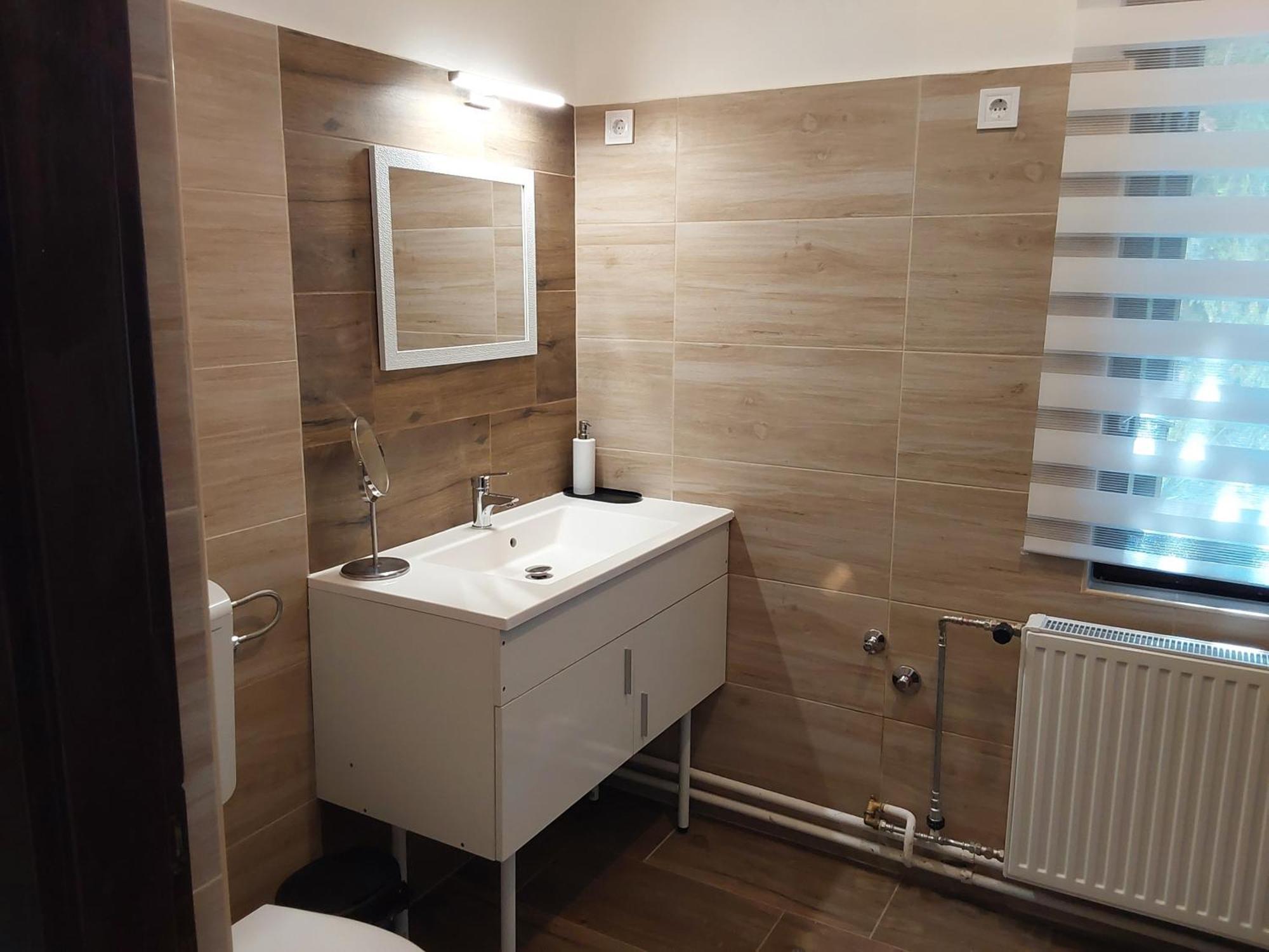 Tuerkiz Apartman - 5 Szobas 13 Fos Apartmanhaz 4Km A Balaton- Balatonszabadi Fürdőtelep Extérieur photo