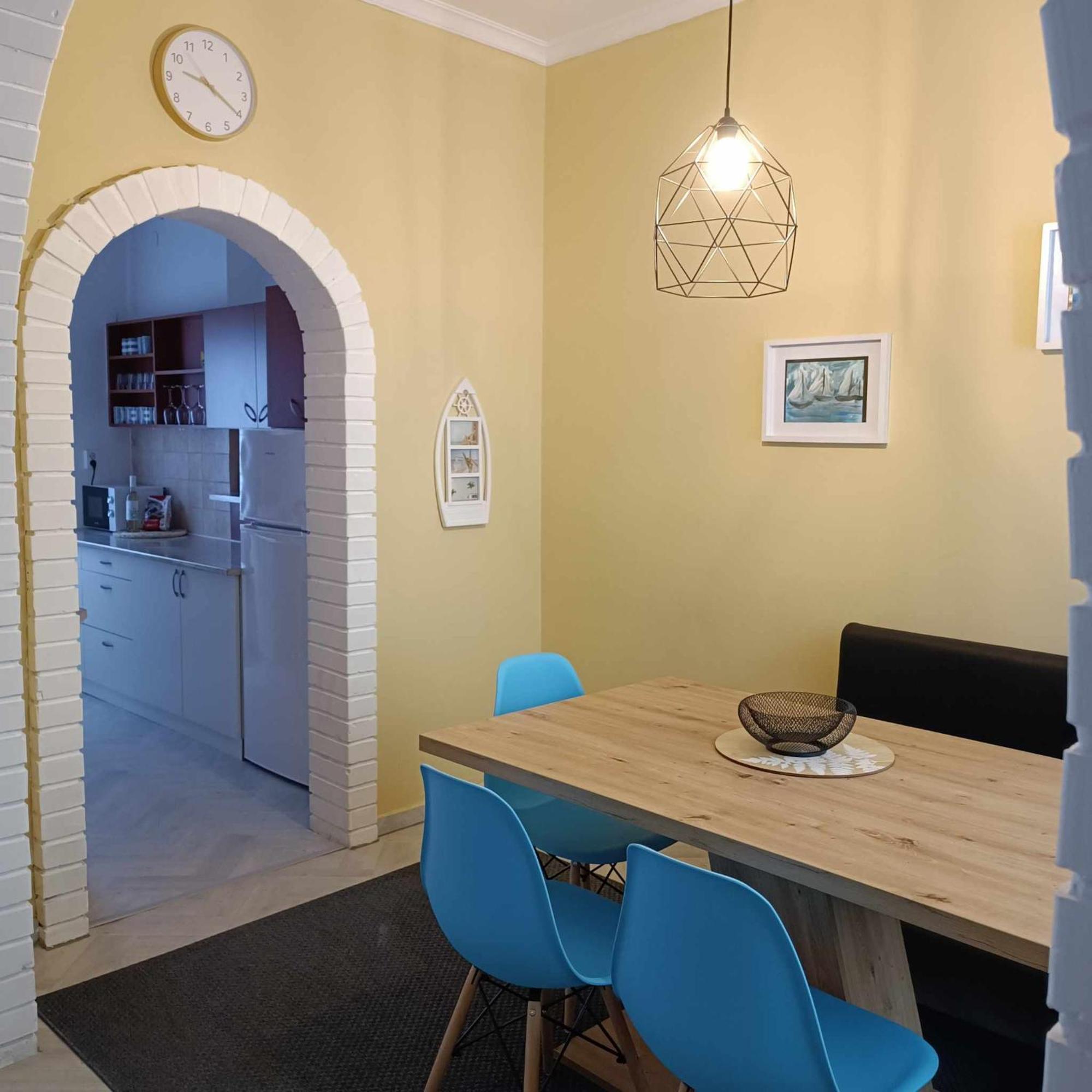 Tuerkiz Apartman - 5 Szobas 13 Fos Apartmanhaz 4Km A Balaton- Balatonszabadi Fürdőtelep Extérieur photo